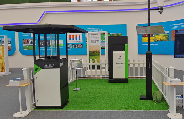 布設于中國農民豐收節主會場的智能蟲情測報燈及其他監測設備